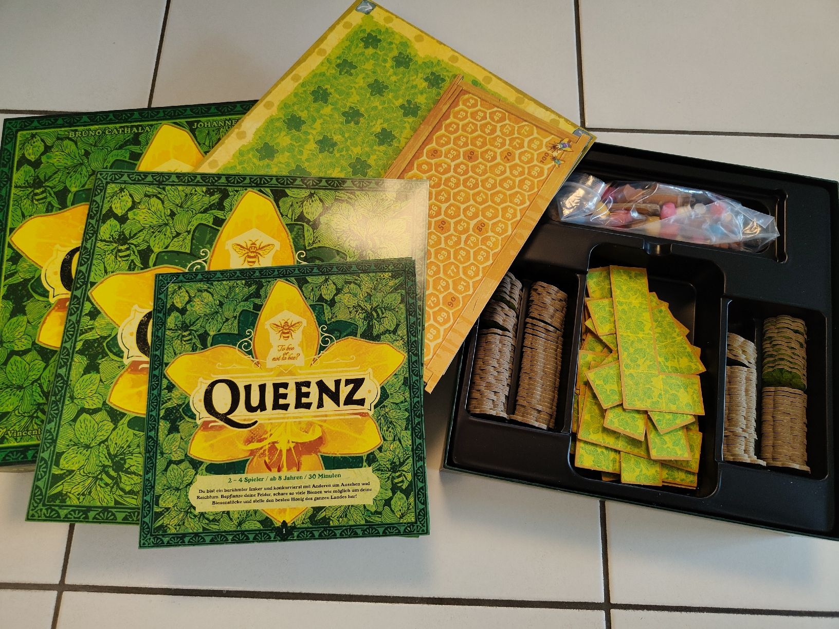Jeux: Queenz – D'occasion à Gasel par Realrumblejack 2