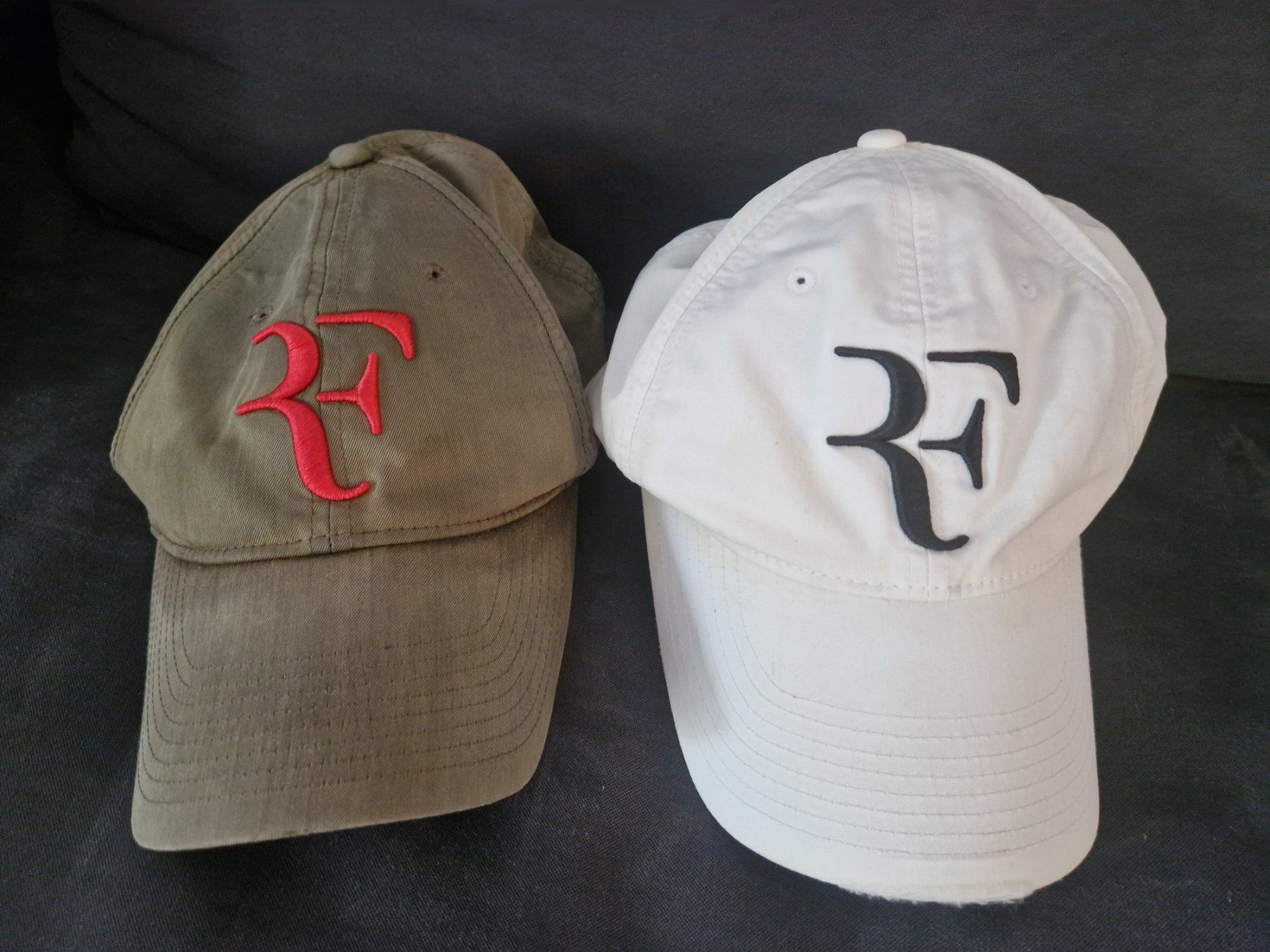 Nike Copricapi, berretti & cappellini: Lot de 2 casquettes Nike Roger Federer – Usato da Villars-sur-Glâne venduto da Mark_988