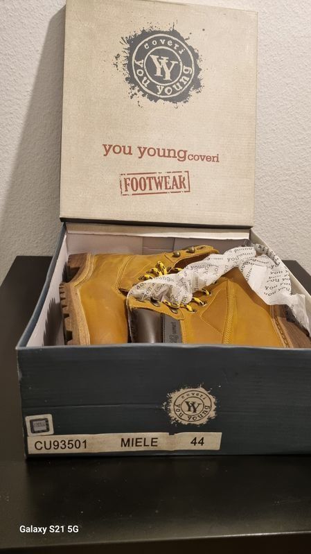 Scarpe da uomo: Winterschuhe  Honigfarbig Gr.44 – Usato da Zürich venduto da Big 2