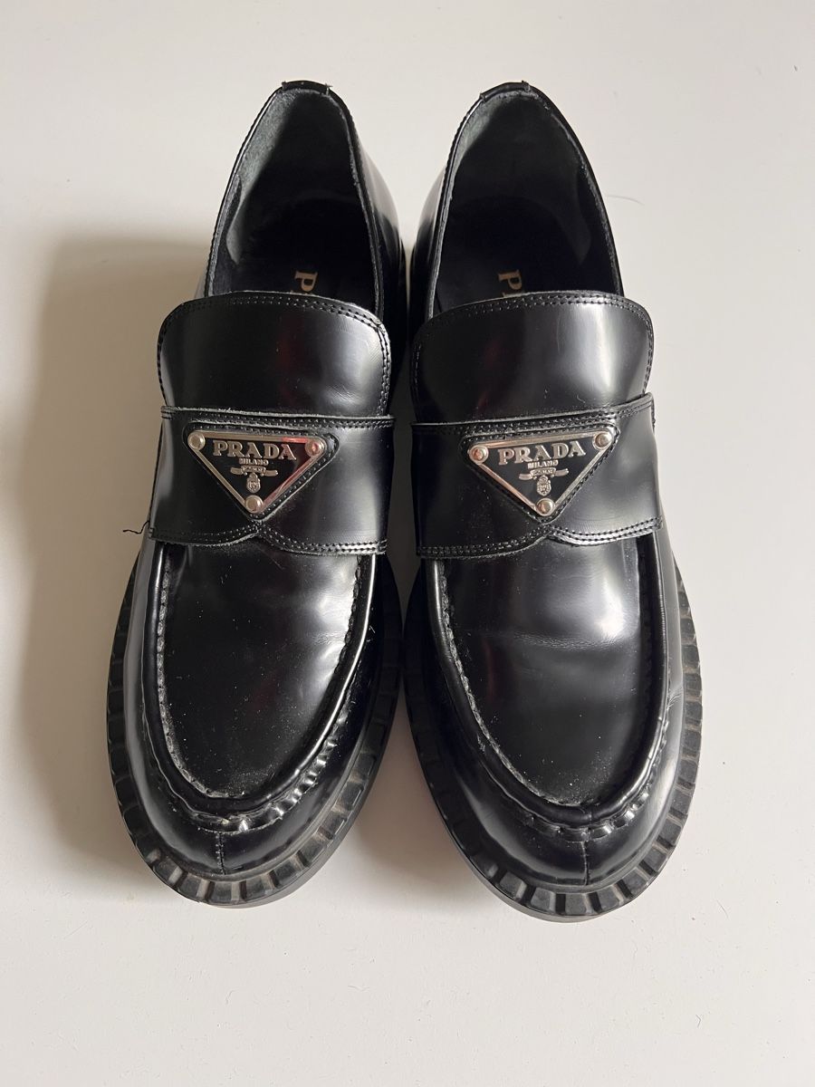 Prada Chaussures femmes: Loafer Prada, Gr. 39, schwarz  – D'occasion à Solothurn par Brini06