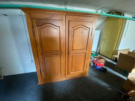 Armoire deux portes en chêne massif