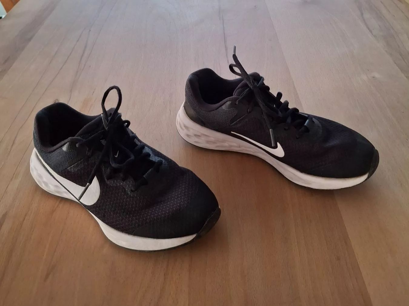 Nike Scarpe per ragazzi: Schuhe v. Nike, Gr. 38, schwarz – Usato da Bilten venduto da pelanov 1