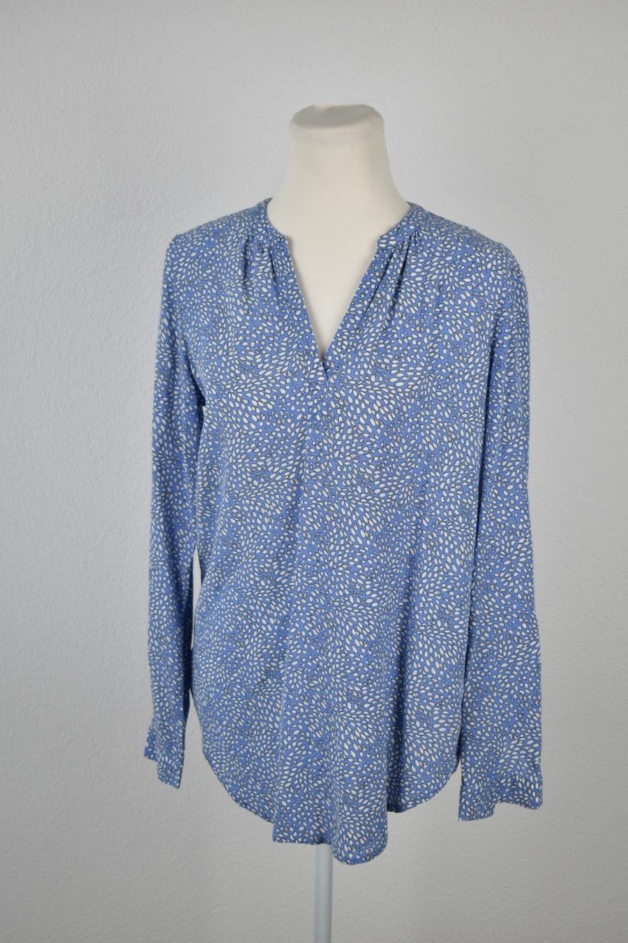 Esprit Blusen: Esprit Bluse Gr.34 100% Viskose – Gebraucht aus Nürensdorf von 2ND_STORY