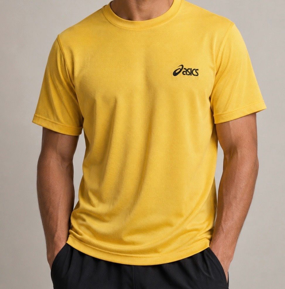 Asics T-shirt: T- Shirt Asics – Usato da Denens venduto da RomainSecondeMain