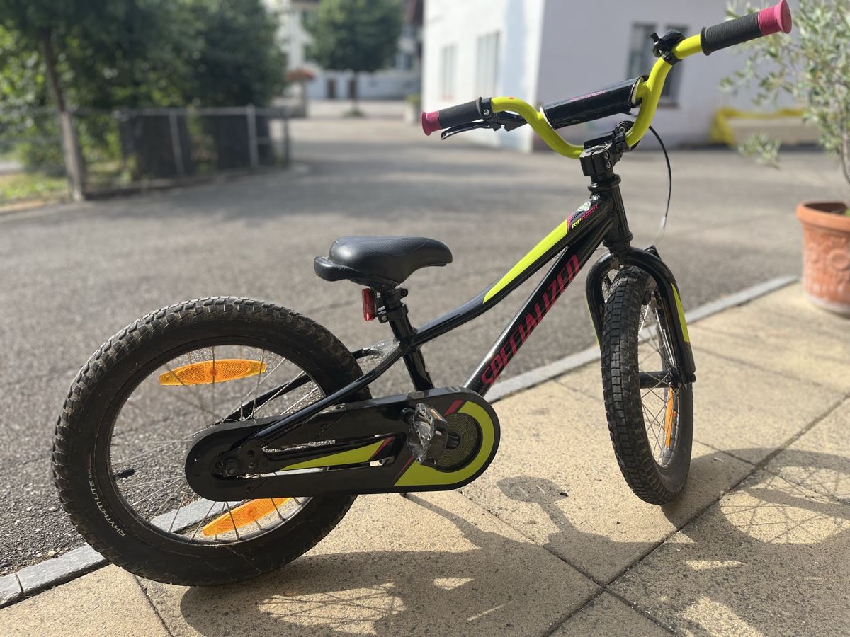 Specialized Biciclette: Kinderfahrrad 16“ Specialized – Usato da Bennwil venduto da Mseko 2