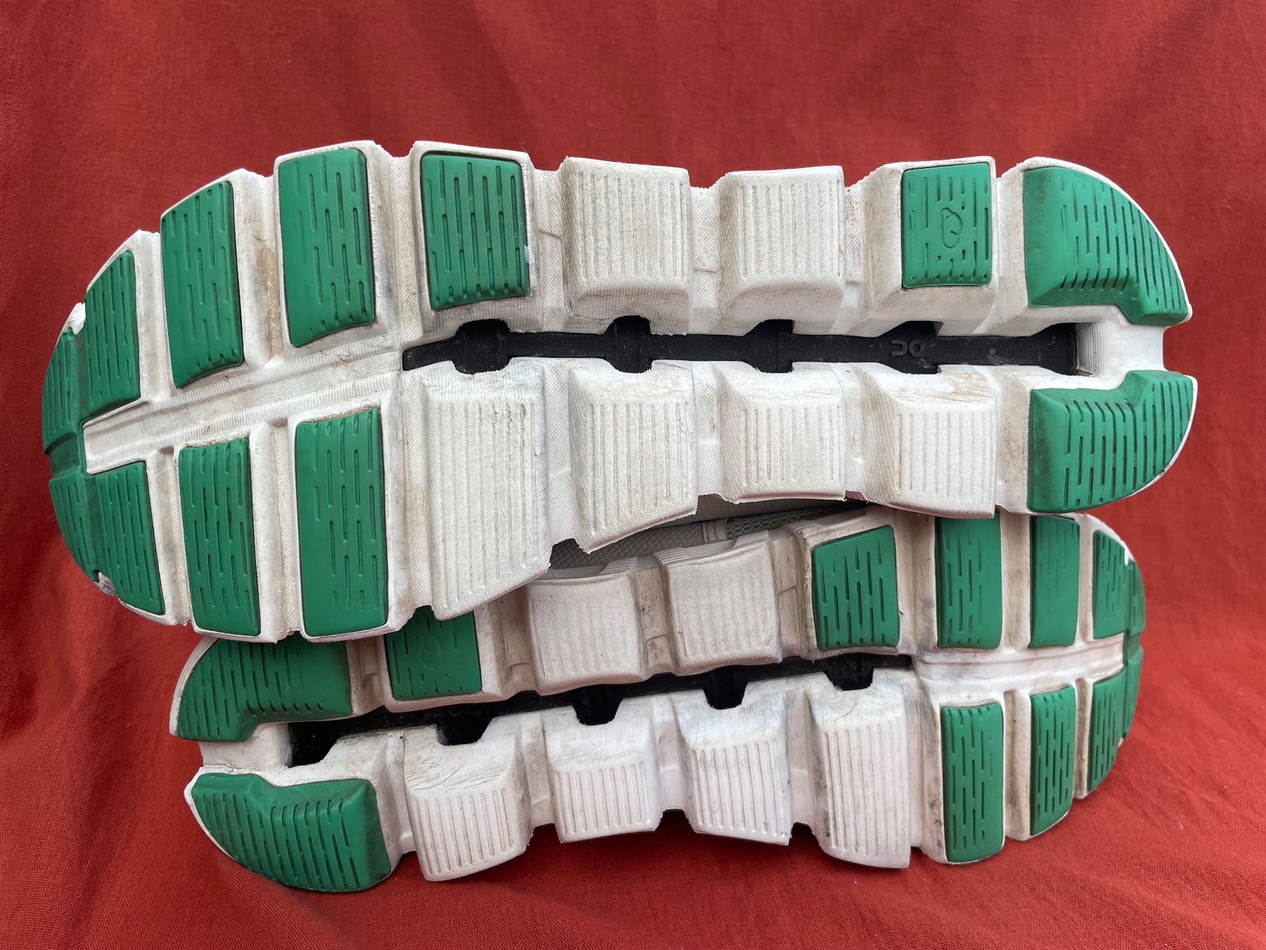On Scarpe da uomo: On Schuhe Grösse 44.5. – Usato da Luzern venduto da nilabintang 4