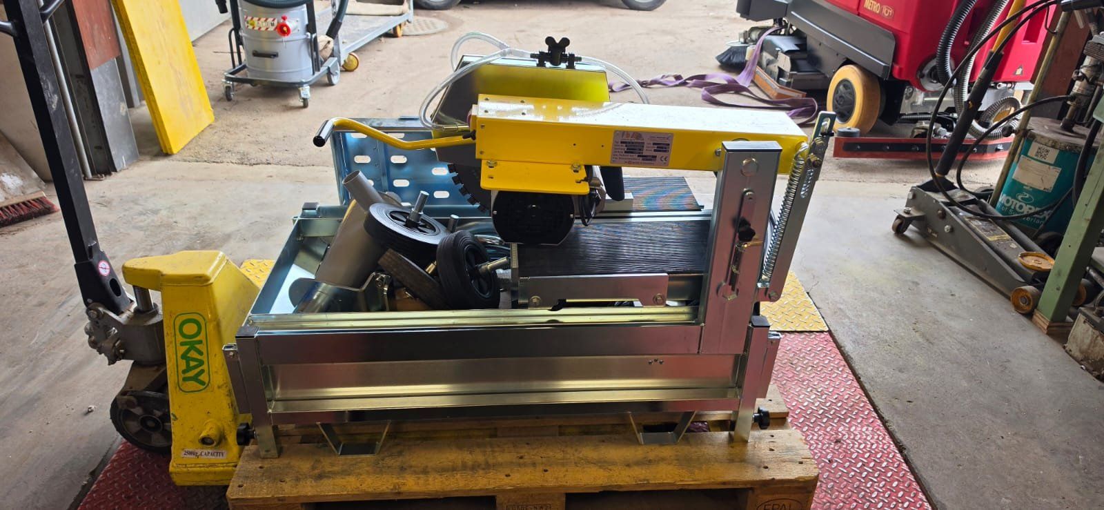 Tutte le macchine: Rolltisch Steintrennmaschinen – Nuovo (secondo la descrizione) da Bottmingen venduto da bj824