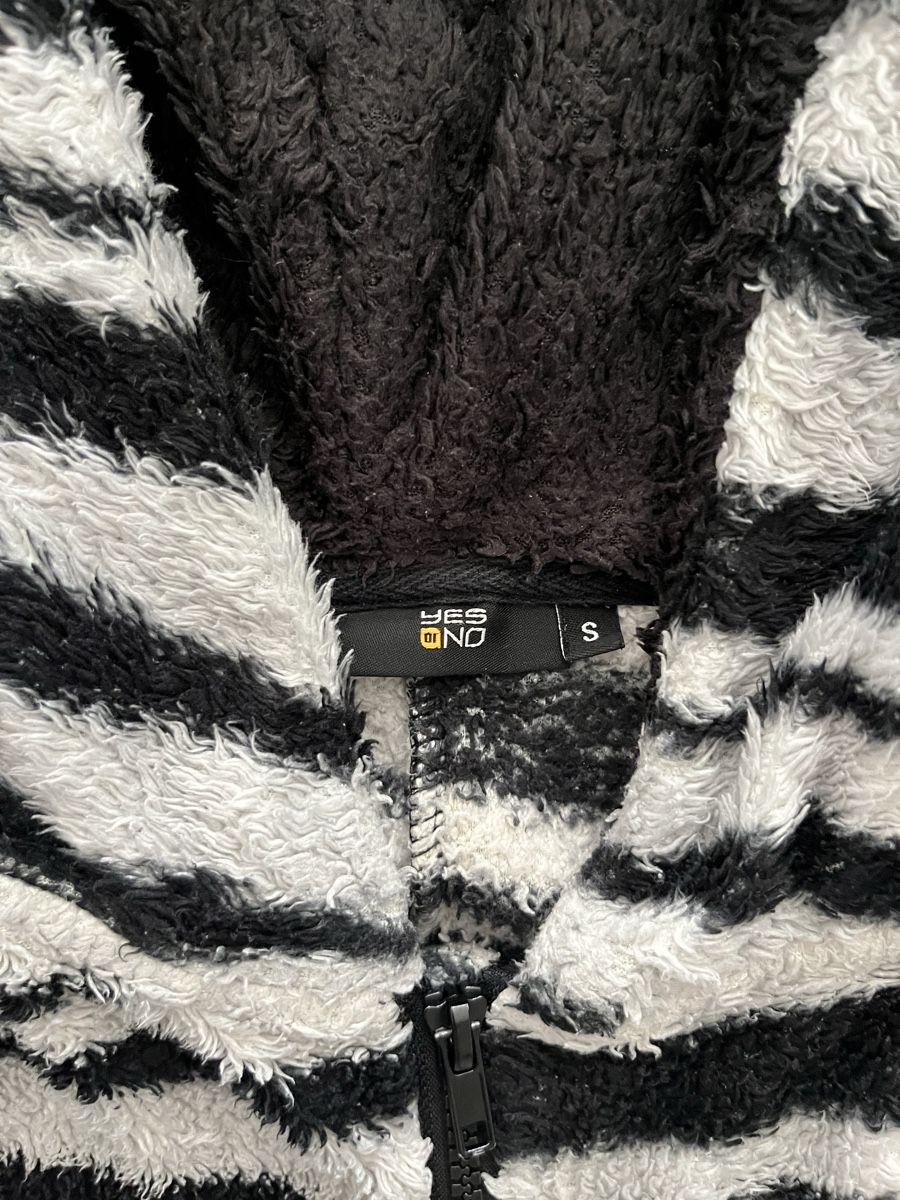 Pyjamas & Ähnliches: Warmer Zebra Onesie Overall, Grösse S – Gebraucht aus Möhlin von eny_lsk7 3