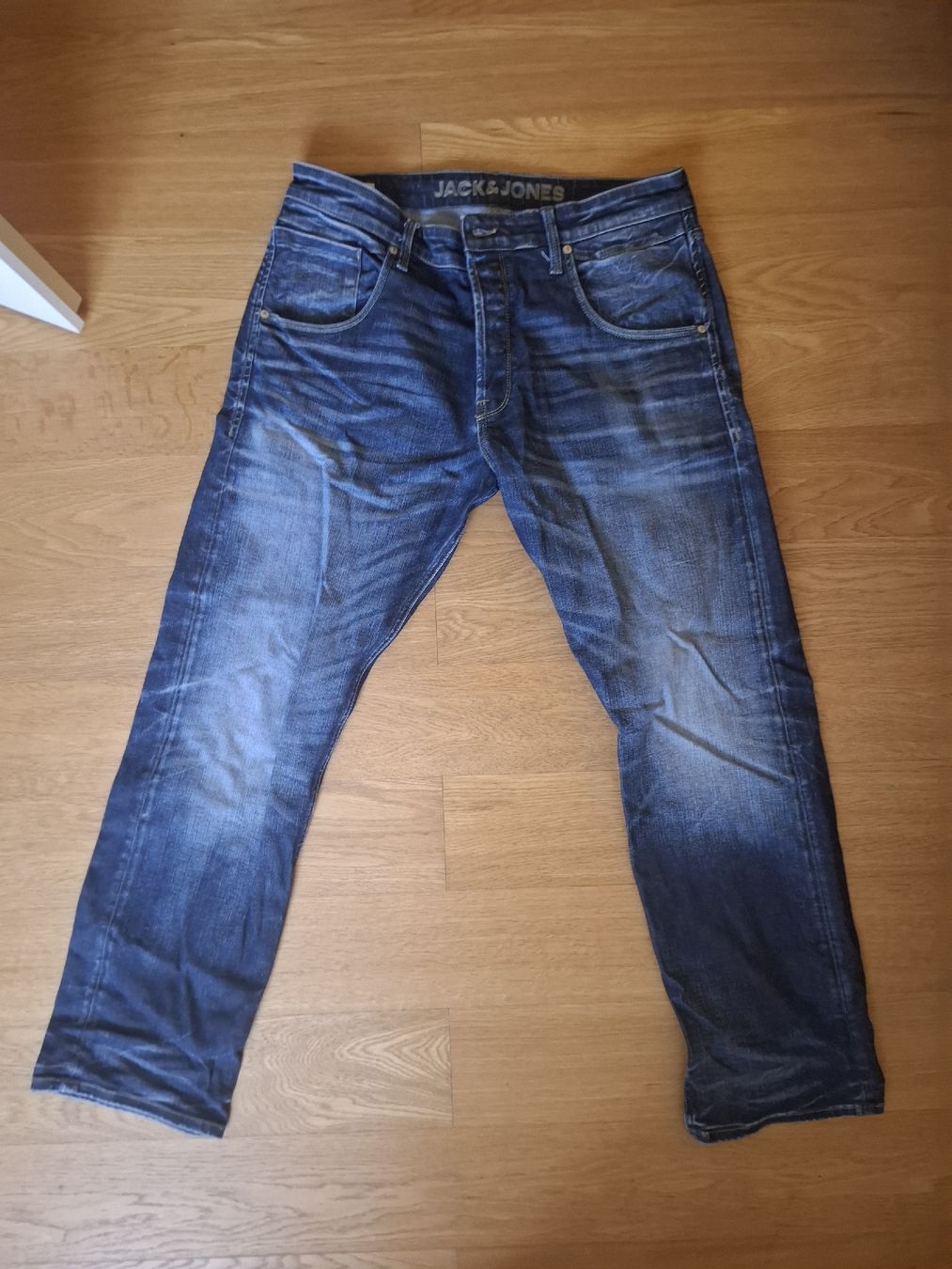 Jack & Jones Jeans: Jack and Jones Loose fit dunkle Jeans – Gebraucht aus Bottmingen von Huschen