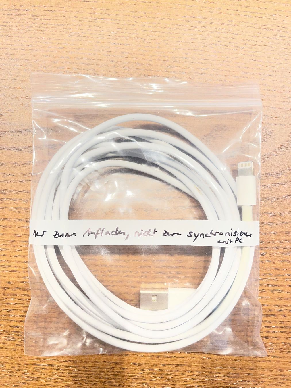 Apple Cavi: Apple Ladekabel USB A - Lightning, 2m – Usato da Uster venduto da em_58td 1