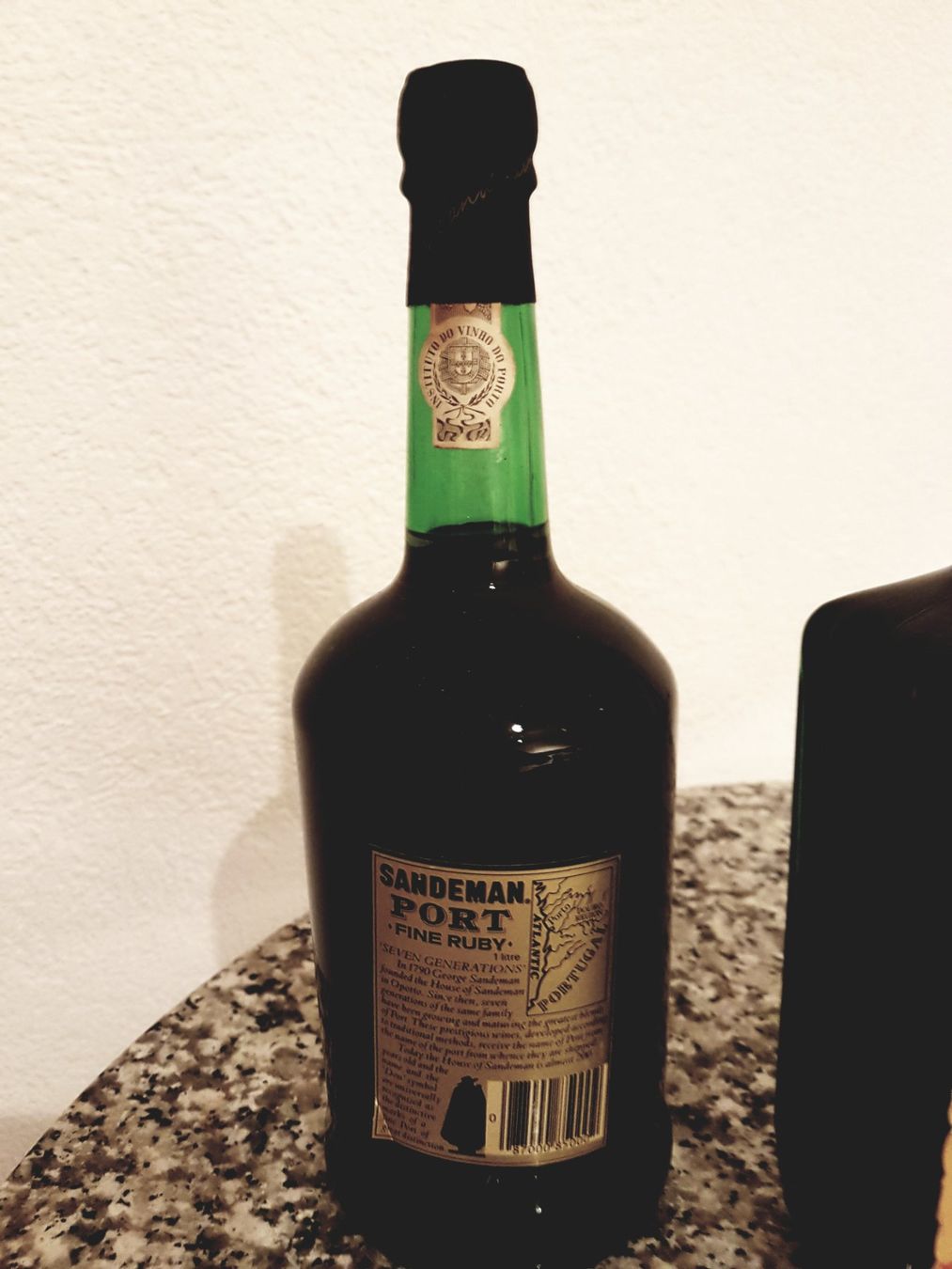 Bevande alcoliche: Port fine ruby+ Vieille Prune+ Casis Liqueur – Usato da Wallisellen venduto da Swissline11 2