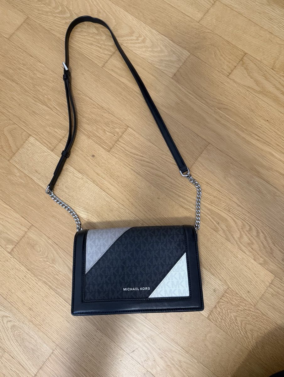 Taschen für Damen: Michael Kors Tasche - Super Zustand  – Neu (gemäss Beschreibung) aus Hunzenschwil von elm_mb67 1