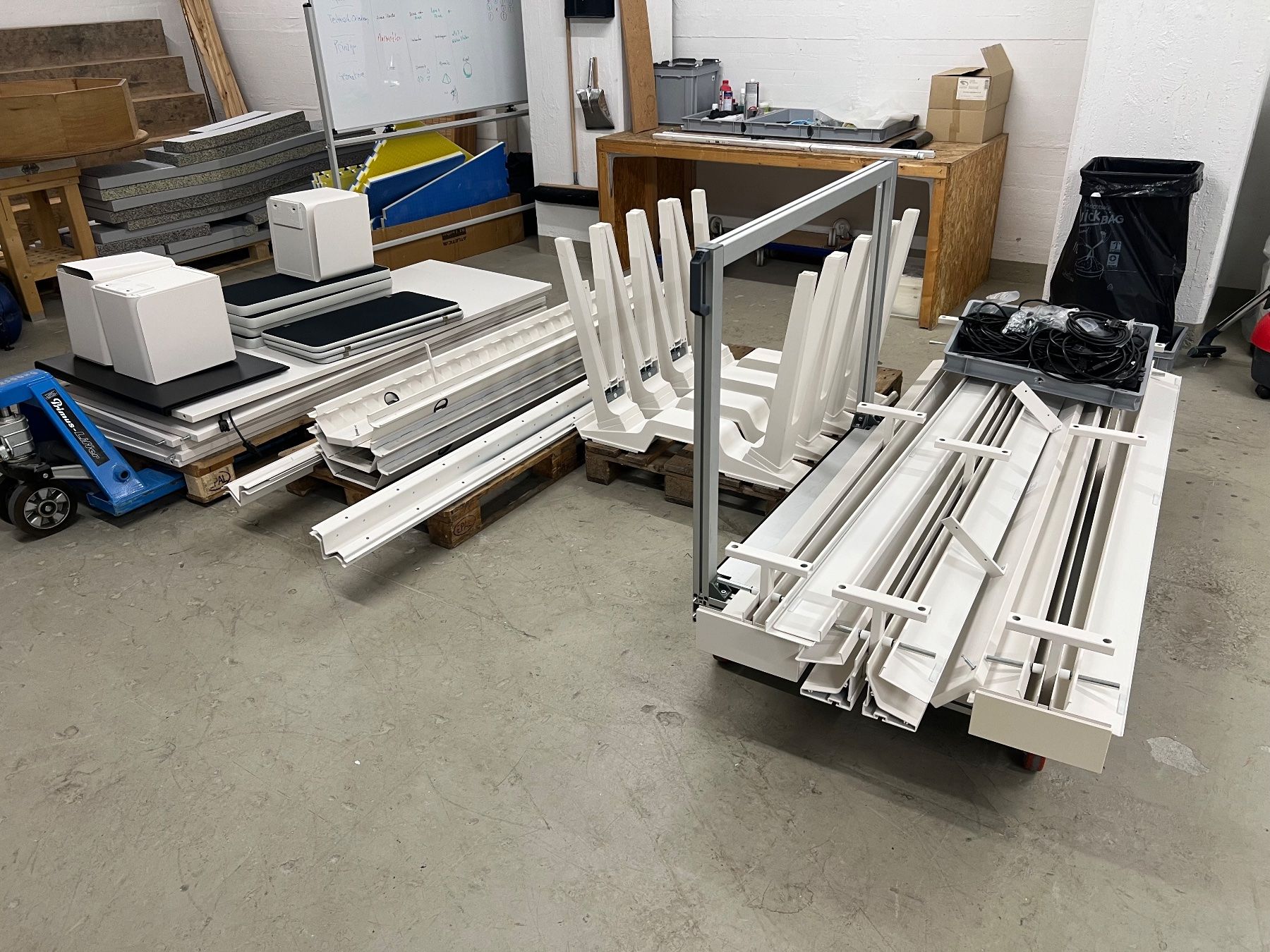 Vitra Scrivanie: Vitra Joyn Bench Arbeitsplatzsystem 6er Plattform – Usato da Zürich venduto da aedre 2