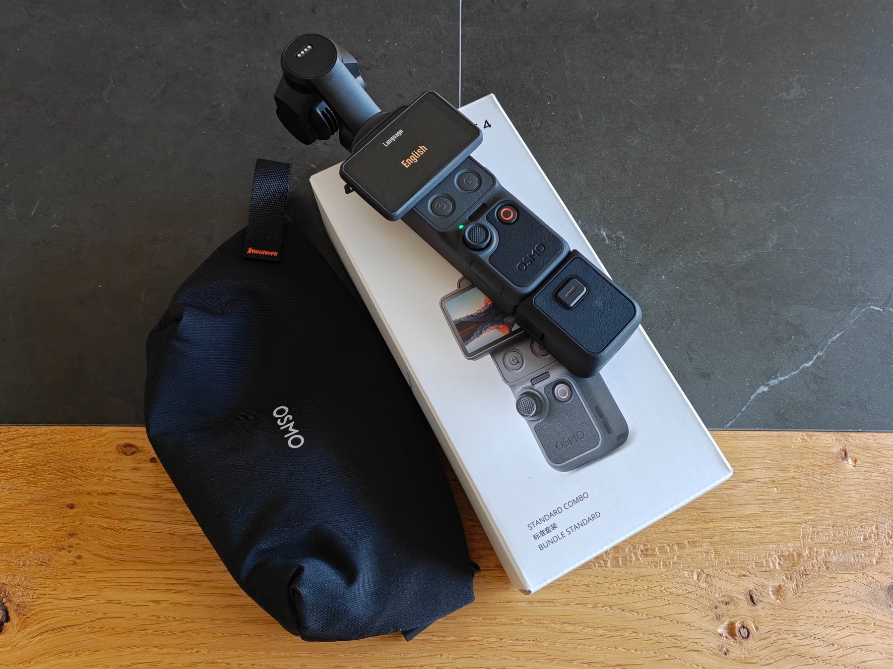 DJI Camcorder: DJI Osmo Pocket 4 Standard Combo – Gebraucht aus Küttigen von Luked