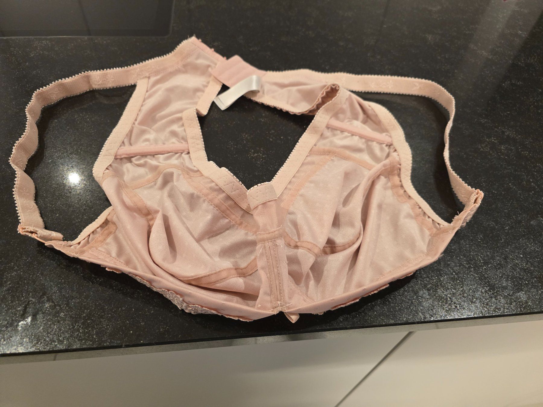 Sonstige Unterwäsche: NEUE ROSA BH – Gebraucht aus Derendingen von Mil_l98S 1