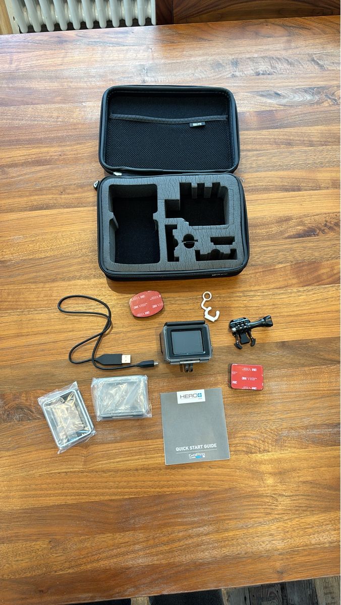 Gopro Action Cam: GoPro Hero Actionkamera Set – Usato da Muhen venduto da CMARO07