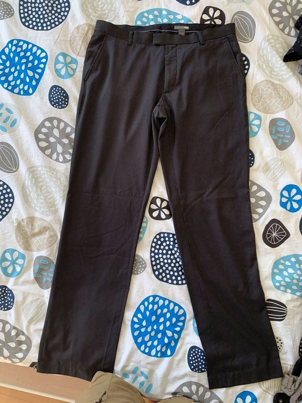 H&M Pantaloni: Pantalon hm homme – Usato da Sion venduto da tchana77