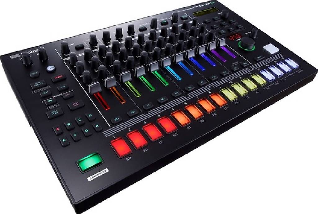 Strumenti musicali: Roland TR-8S Rhythm Composer Drum Machine – Usato da Basel venduto da gil_g8bl