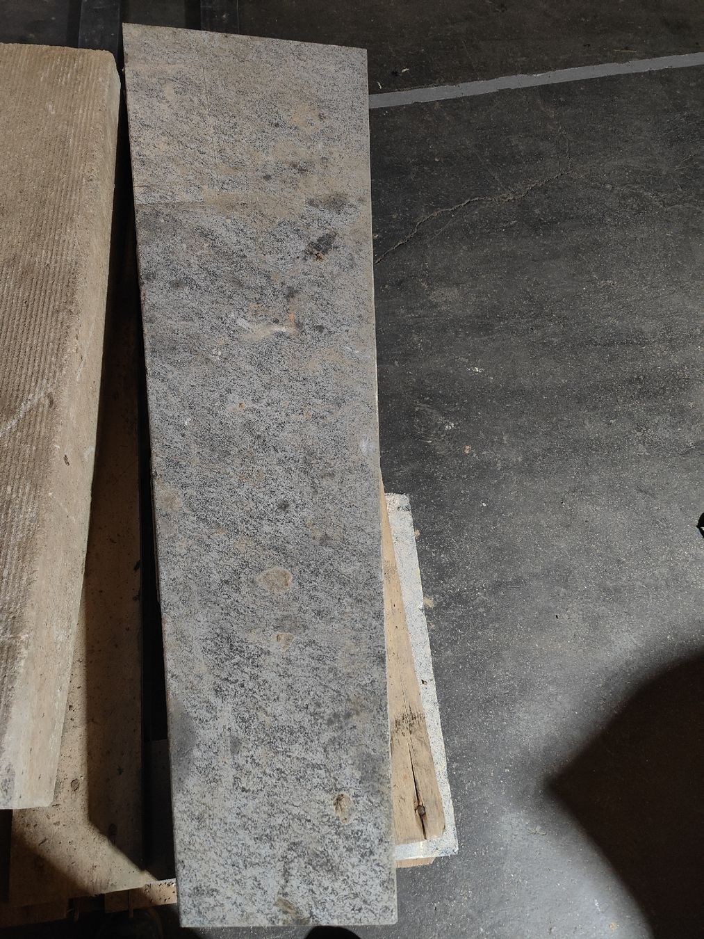 Piatti di portata: Granitplatte – Usato da Aesch LU venduto da Cubic