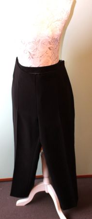 Hose von *AKRIS*