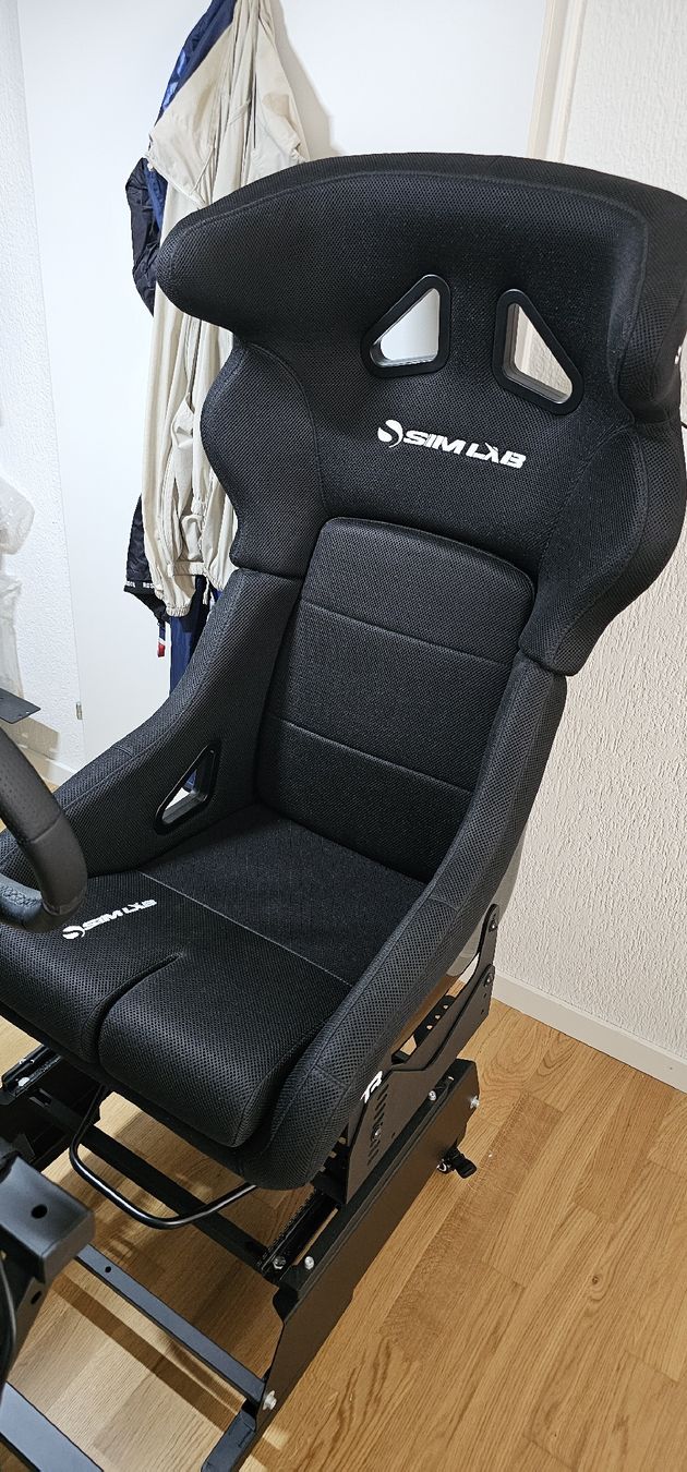 Logitech Controller: komplettes Sim Rig Logitech  – Usato da Schlieren venduto da huiop2 4