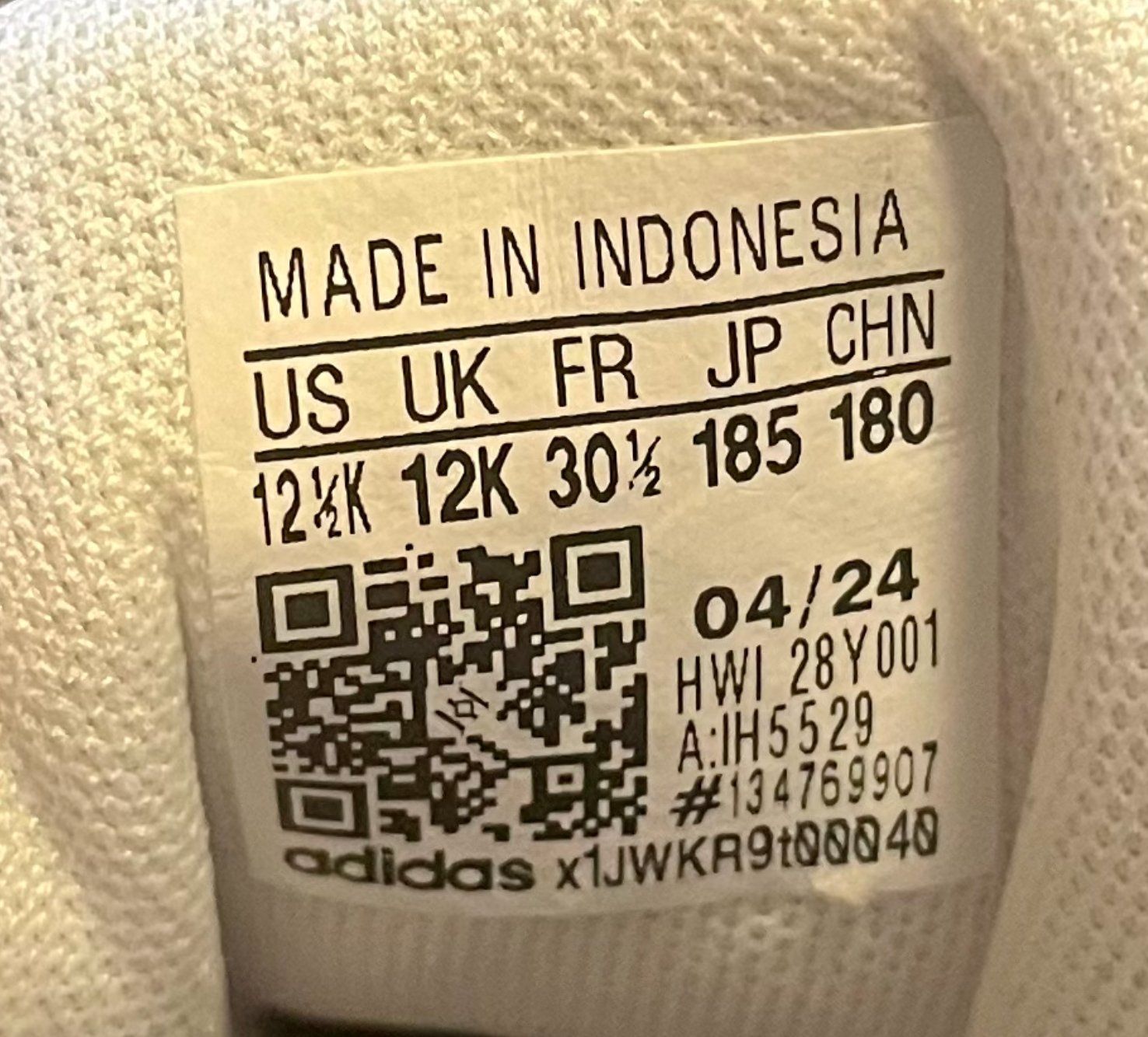 Adidas Schuhe für Jungen: Neue Adidas Turnschuhe Grösse 30.5 – Neu (gemäss Beschreibung) aus Zürich von sub_nzp5 3