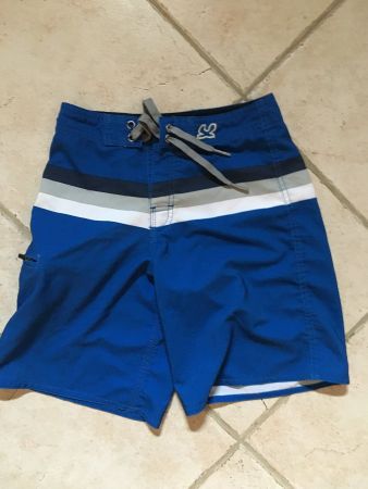 Costume de bain taille 10 ans