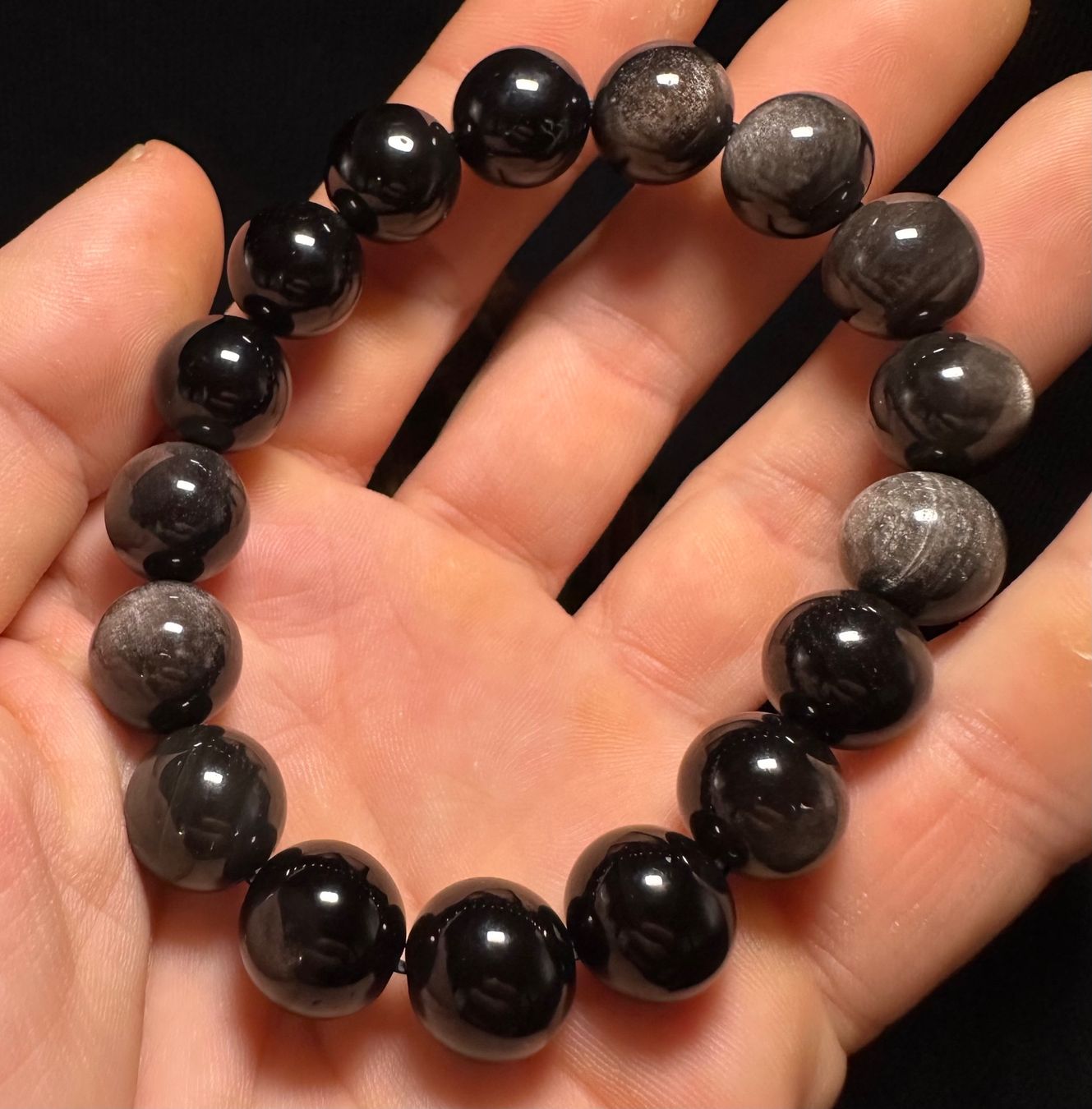 Mineralien & Heilsteine: 12mm Silber Obsidian Armband mit super intensivem Flash! – Neu und originalverpackt aus Männedorf von cab_cb8m 6
