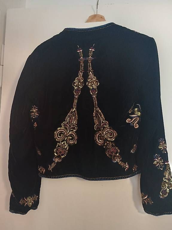 Zara Jacken: Paillettenbesetzte Samtjacke – Gebraucht aus Zürich von Melianea 4