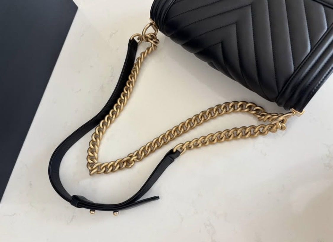 Taschen für Damen: Chanel Boy Flap Medium Chevron – Neu (gemäss Beschreibung) aus Chavannes-Renens von Meilina.R17 4