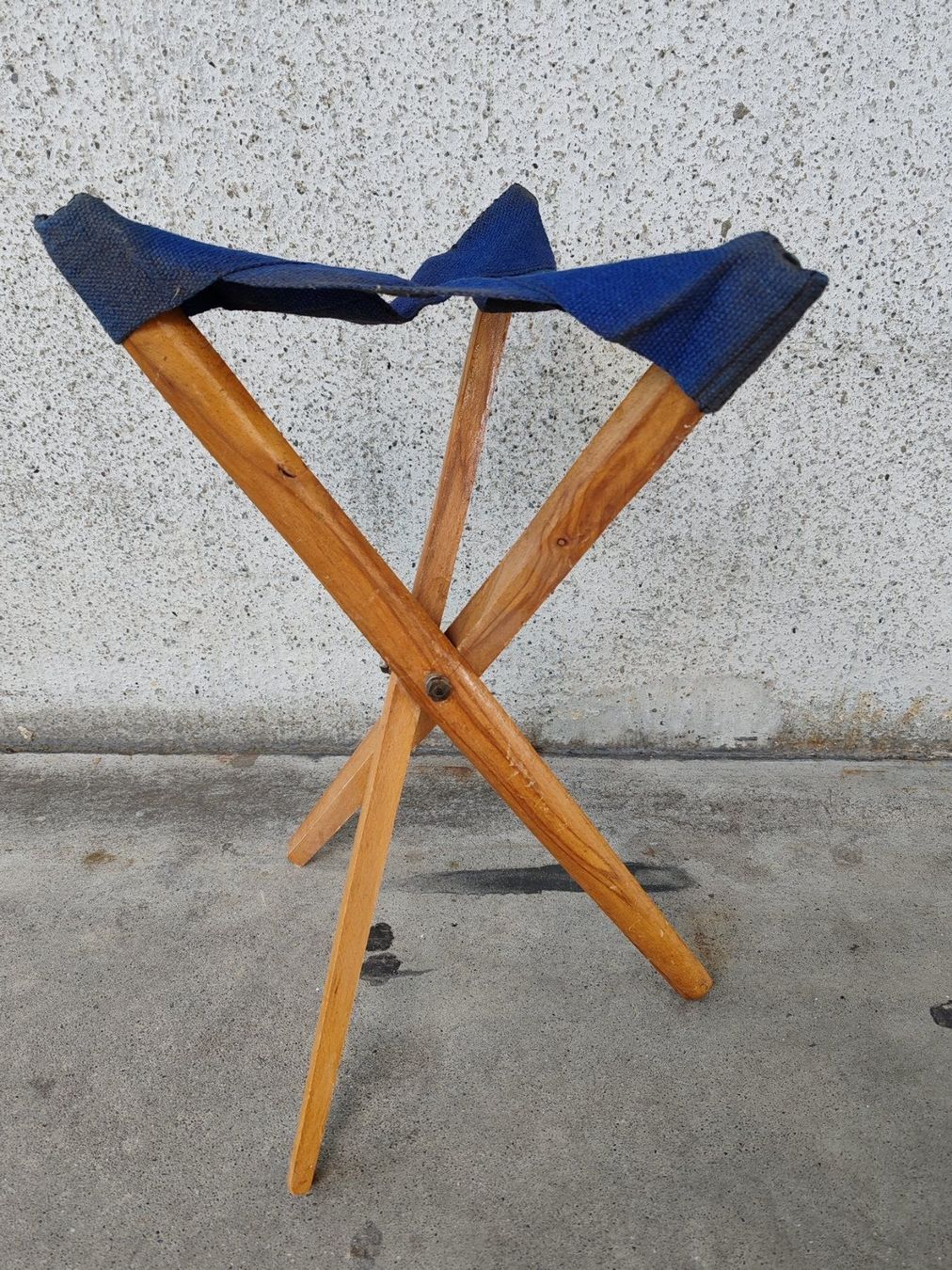 Tabourets: Dreibeinhocker / Campinghocker, mobiler Stuhl – D'occasion à Luzern par Lager6640