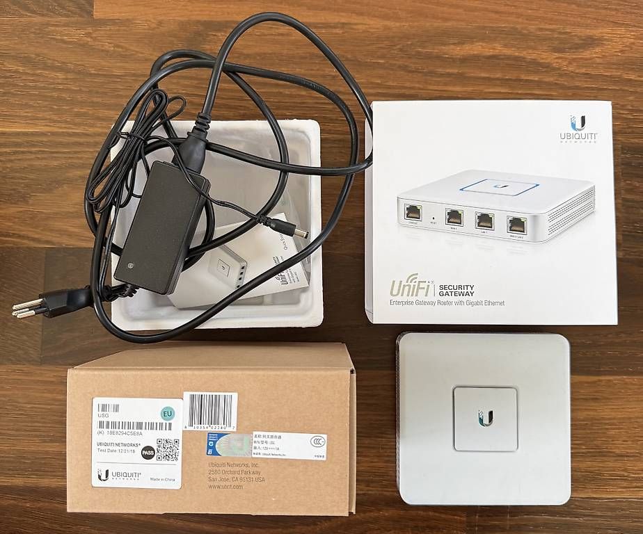 Ubiquiti Modem & Router: Ubiquiti UniFi Security Gateway – Usato da Zürich venduto da TomTom2011