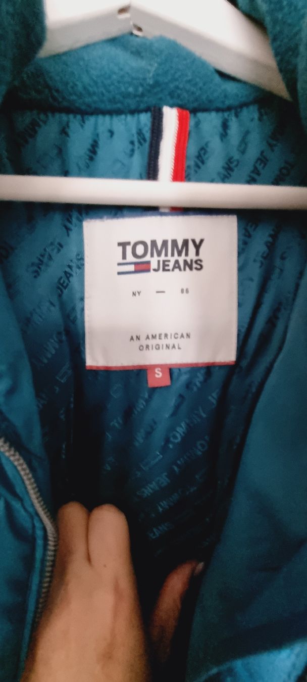 Vestes: Tommy Jeans down jacket – Neuf (Voir description) à Mendrisio par ann_d9pf 3