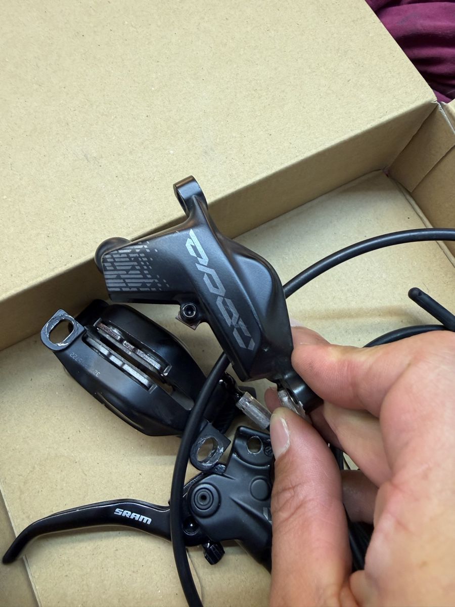 Sram Pièces détachées: Sram Code R Bremse hinten und vorne – D'occasion à Engelburg par igetnocow 2