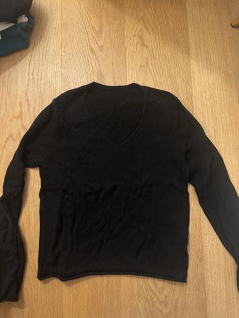 Brandy Melville, PulloverV-Ausschnitt
