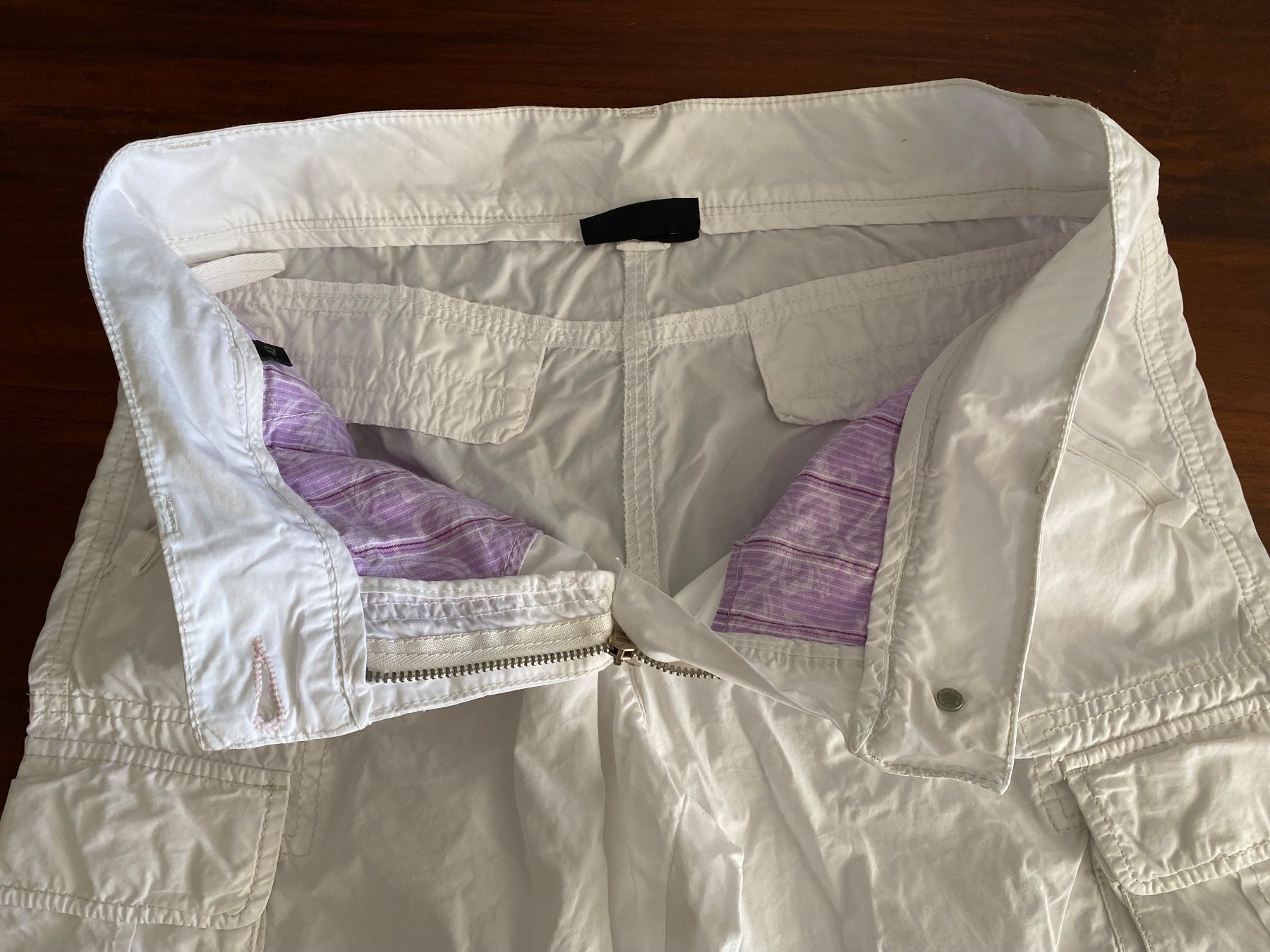 Napapijri Pantalons: NAPAPIJRI Shorts weiss – D'occasion à Besazio par lionheart63 1