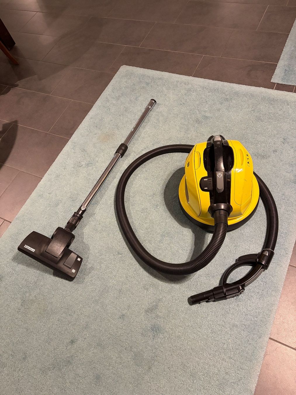Staubsauger & Zubehör: Kärcher VC6 Premium CH-Version – Gebraucht aus Wilen b. Wollerau von ellaro