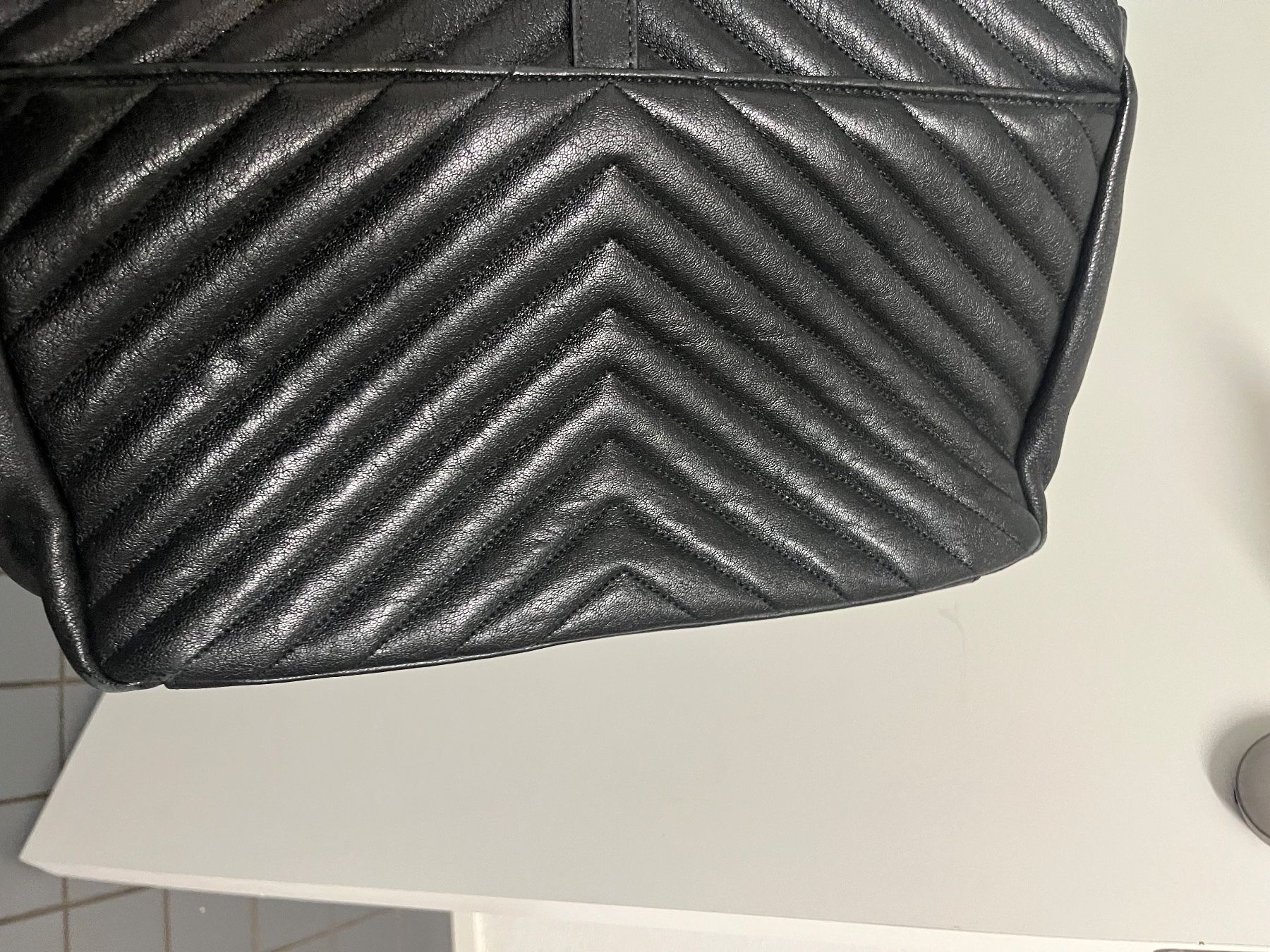 Saint Laurent Borse da donna: Yves Saint Laurent College – Usato da Ebikon venduto da loy_wjg6 2