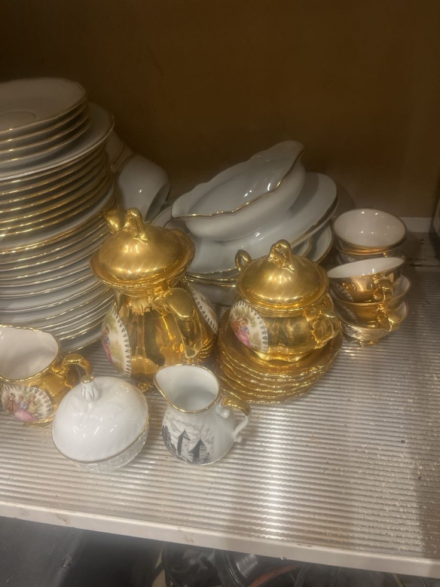 Set di piatti: Lot de vaisselle usager  – Usato da Onnens FR venduto da Daniel333 1