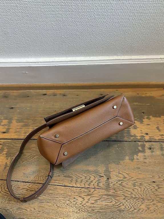 Carolina Herrera Taschen für Damen: Carolina Herrera Doma Insignia Handtasche – Gebraucht aus Basel von selise 2