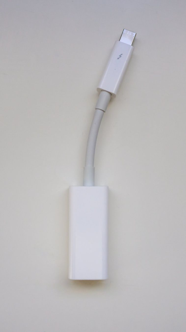 Laufwerke & Adapter: Apple Adapter A1463 (Thunderbolt 2 auf Firewire) – Gebraucht aus Chur von Mcama
