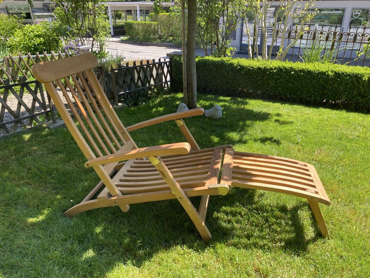 Sedie a sdraio: Gartenliege aus Teakholz – Usato da Sumiswald venduto da Nigeto