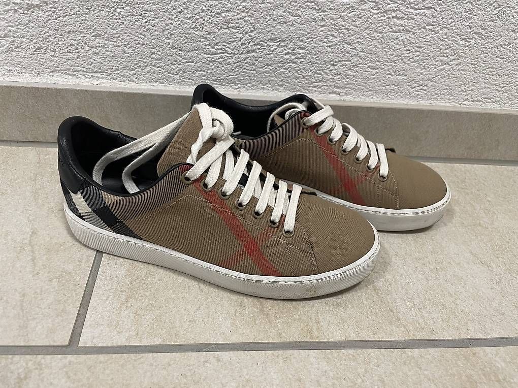 Burberry Damenschuhe: Burberry Sneaker braun 37.5 – Gebraucht aus Würenlingen von janinemeier