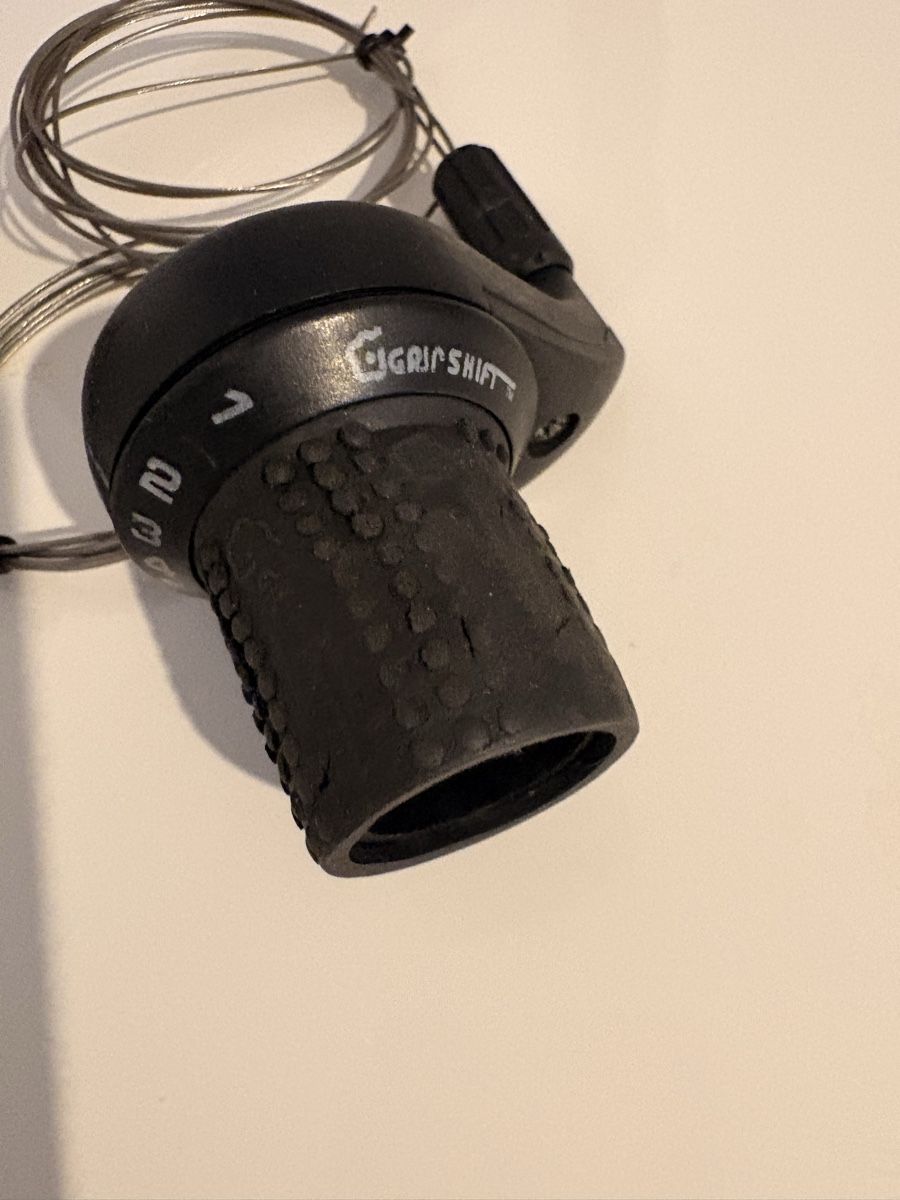Pezzi di ricambio: Grip Schift 8x 3 speed retro mtb  – Usato da Giubiasco venduto da bulag 1