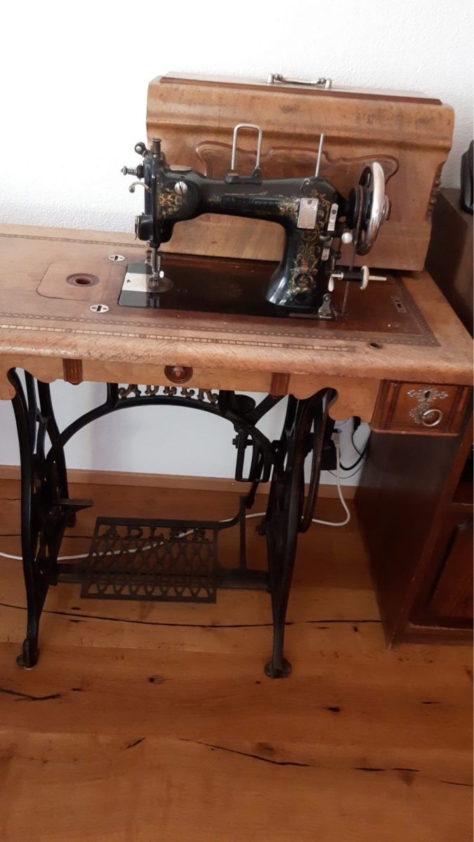 Adler Macchine da cucire: Nähmaschine – Usato da Schüpfheim venduto da Nody05