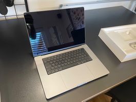 MacBook Pro 16" M2 (2023)16Gb/512Gb SSD