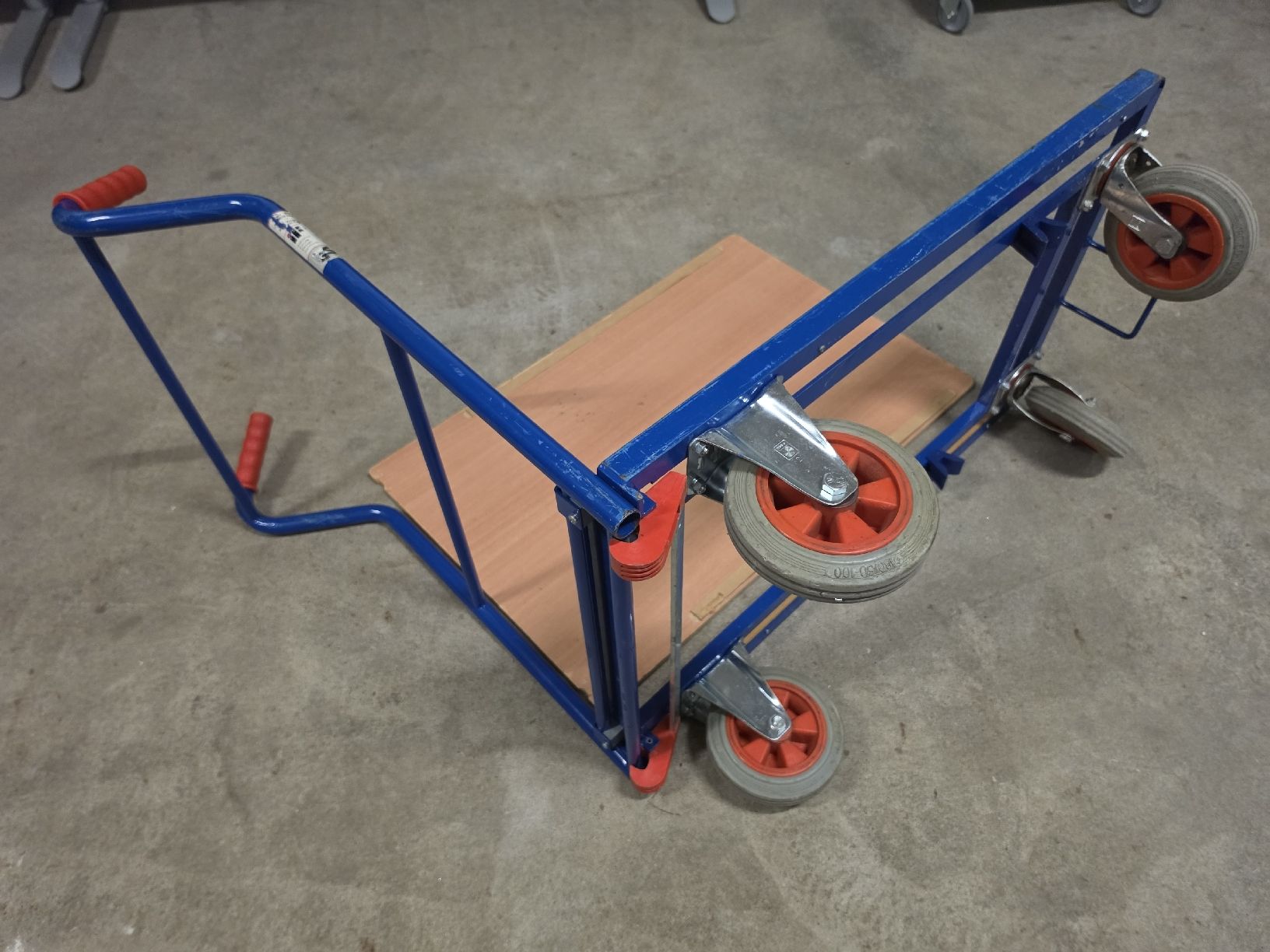 Brouettes: Platformwagen – D'occasion à Glattfelden par hbct 3