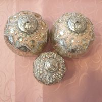 💫 3 wunderschöne und sehr dekorative Glaskugeln, massiv