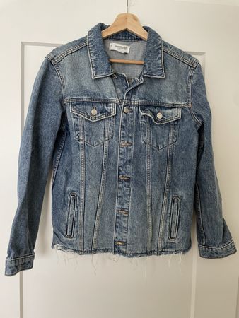 klassische Jeansjacke / classic cut-out denim jacket