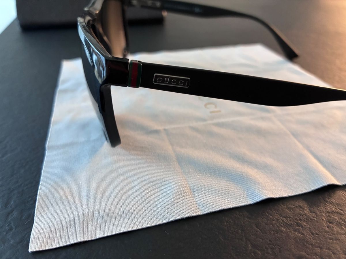 Gucci Occhiali & Lenti: Sonnenbrille Gucci Inkl. Etui – Usato da Erschwil venduto da mel_65cm 1